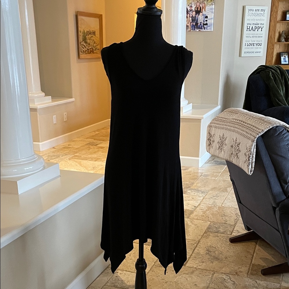 Elegant Black Sleeveless Dress